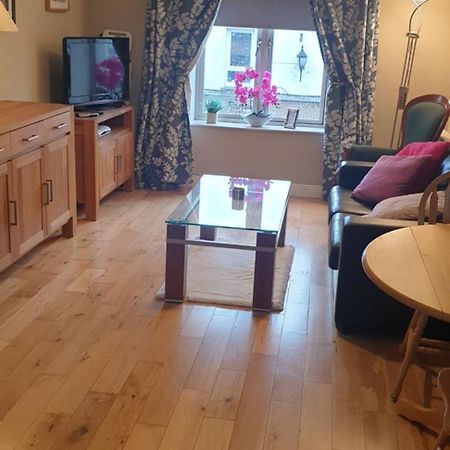 Town Centre Apartment Трім Екстер'єр фото
