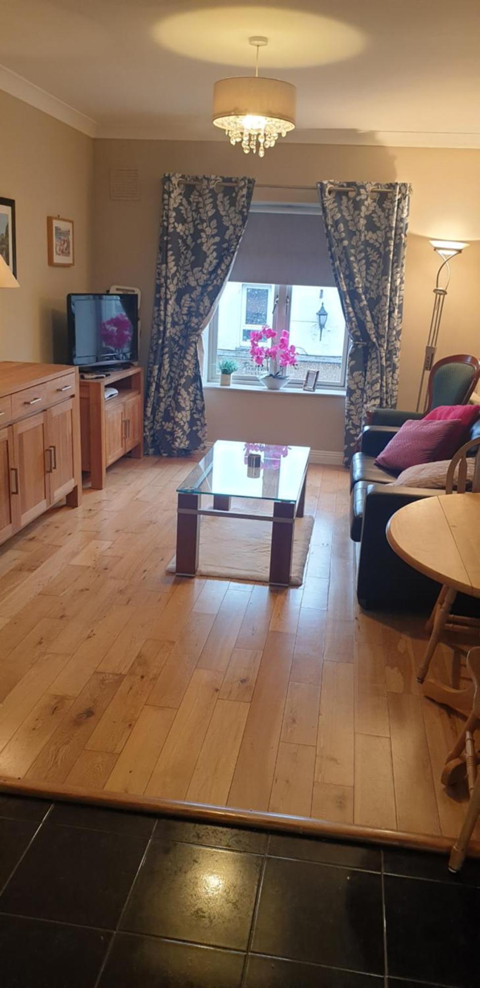 Town Centre Apartment Трім Екстер'єр фото